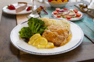 Victoria Landing Meal for Resident Seniors
